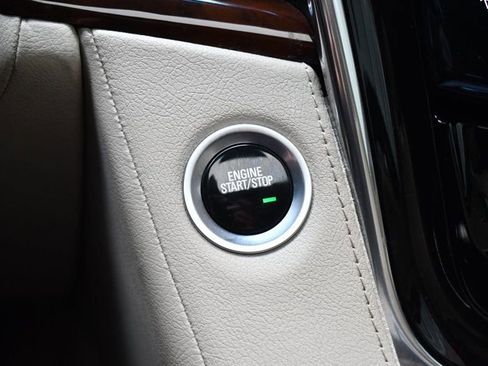 Used 2017 Cadillac Escalade ESV Luxury image 49