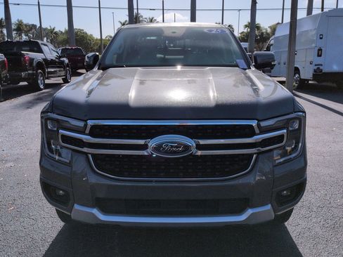 Used 2025 Ford Ranger Lariat w/ Chrome Accent Package image 8