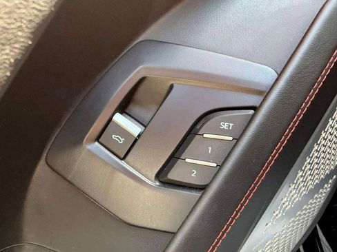 Used 2021 Lamborghini Urus AWD/4WD image 47