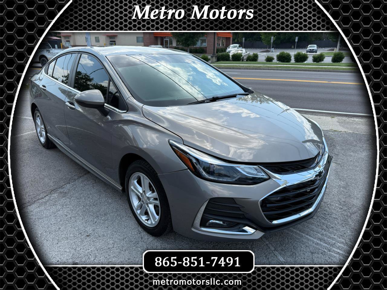 Used 2018 Chevrolet Cruze LT w/ Convenience Package FWD image 1