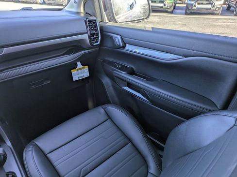 New 2025 Ford Ranger Lariat w/ FX4 Off-Road Package AWD/4WD image 18