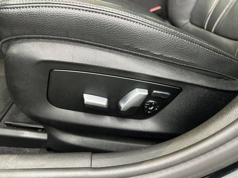 Used 2018 BMW 530i xDrive AWD/4WD image 10