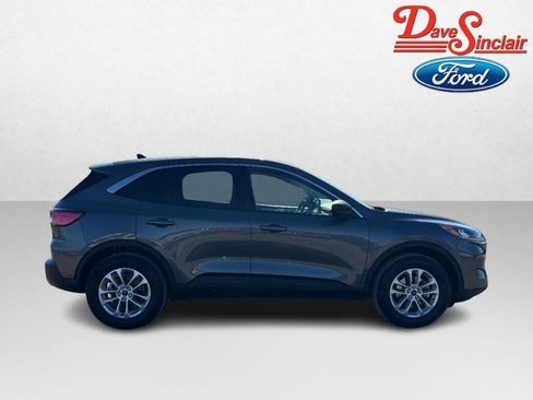 Used 2022 Ford Escape SE w/ Cold Weather Package image 5