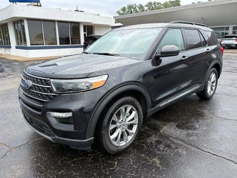 Used 2022 Ford Explorer XLT w/ Equipment Group 202A AWD/4WD image 1