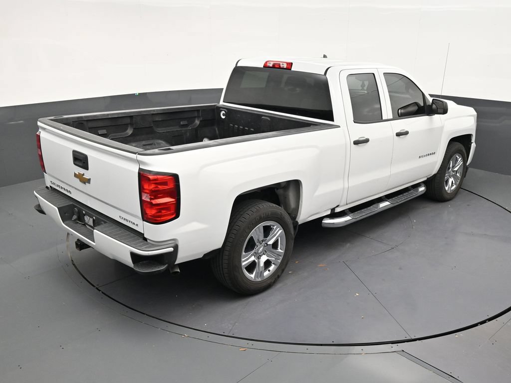 Used 2018 Chevrolet Silverado 1500 Custom w/ Custom Value Package RWD image 15