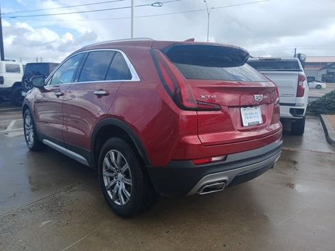 Used 2021 Cadillac XT4 Premium Luxury w/ Cold Weather Package FWD image 7
