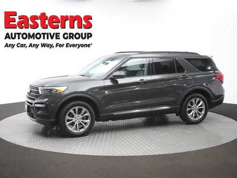 Used 2022 Ford Explorer XLT w/ Equipment Group 202A AWD/4WD image 61