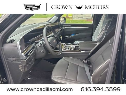 New 2026 Cadillac Escalade ESV Luxury w/ LPO, Radiant Package AWD/4WD image 10