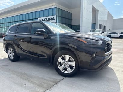 Used 2025 Toyota Highlander LE