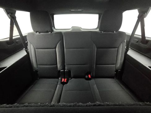 Used 2021 Chevrolet Suburban LS AWD/4WD image 32