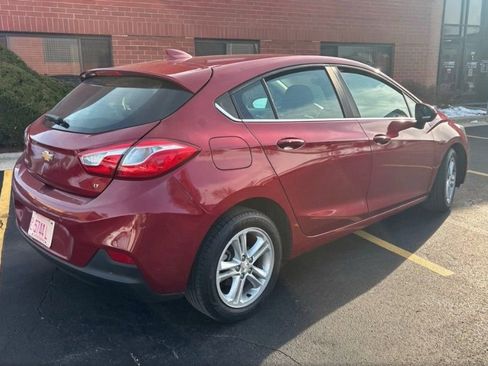 Used 2018 Chevrolet Cruze LT w/ Convenience Package image 4
