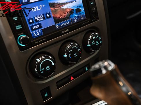 Used 2011 Dodge Challenger SRT8 image 38