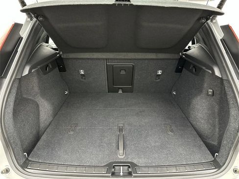 Certified 2025 Volvo XC40 B5 Plus image 24
