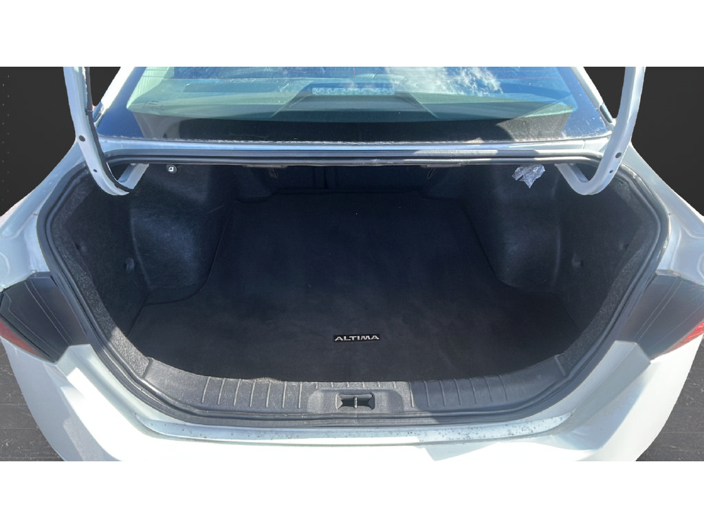 Used 2024 Nissan Altima 2.5 SV FWD image 15
