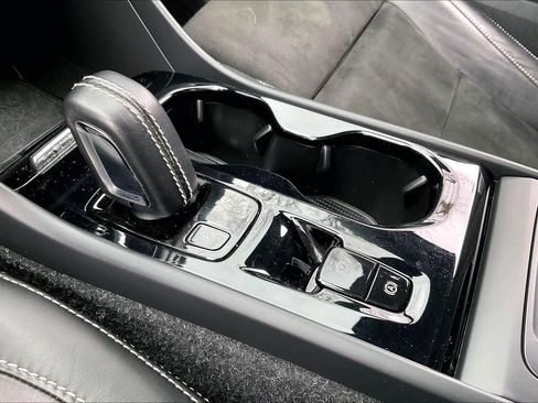 Used 2021 Volvo XC40 T5 R-Design w/ Advanced Package image 17