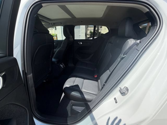 Certified 2024 Volvo XC40 B5 Ultimate w/ Protection Package Premier AWD/4WD image 14