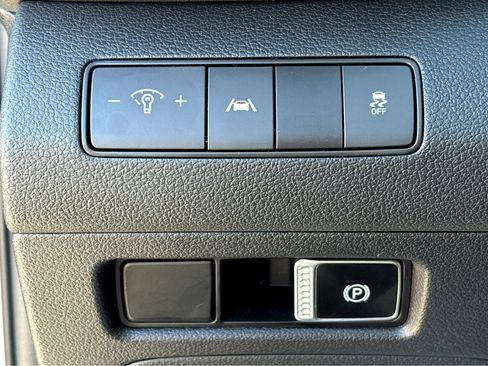 Used 2023 Hyundai Santa Fe SE image 11