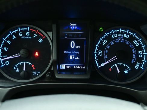 Used 2020 Toyota Tacoma TRD Off-Road w/ Technology Package AWD/4WD image 24