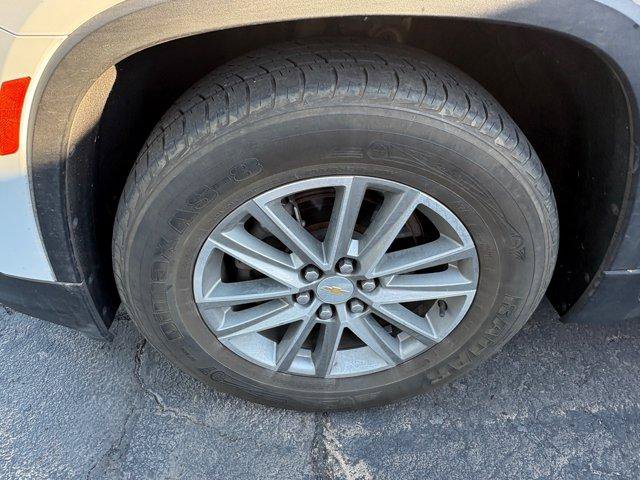 Used 2023 Chevrolet Traverse LT AWD/4WD image 4