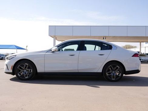 Used 2026 BMW 530i xDrive image 7