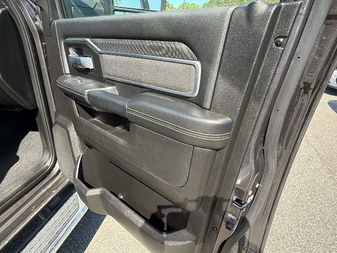 Certified 2025 RAM 2500 Big Horn AWD/4WD image 18