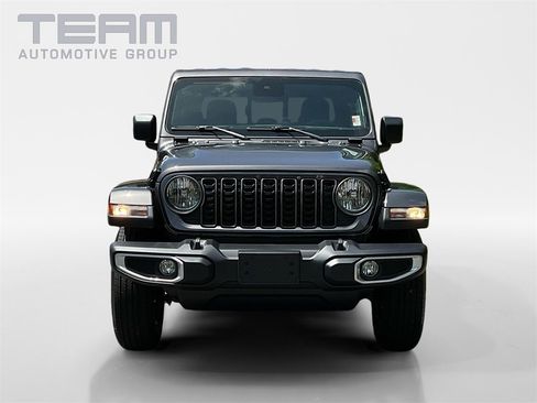 New 2025 Jeep Gladiator Sport image 2