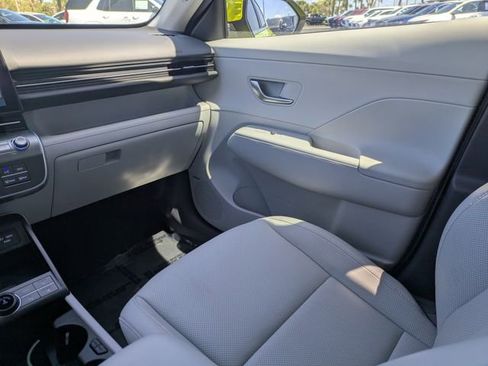 Used 2025 Hyundai Kona Limited image 21