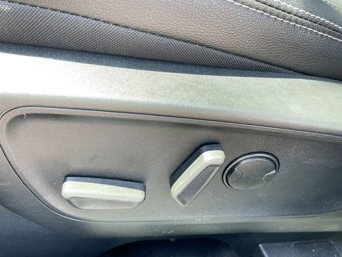 Used 2023 Ford Escape Platinum w/ Premium Technology Package image 40