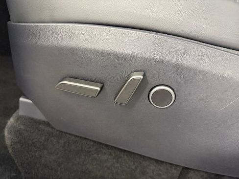 Used 2025 Tesla Model Y Long Range RWD image 24