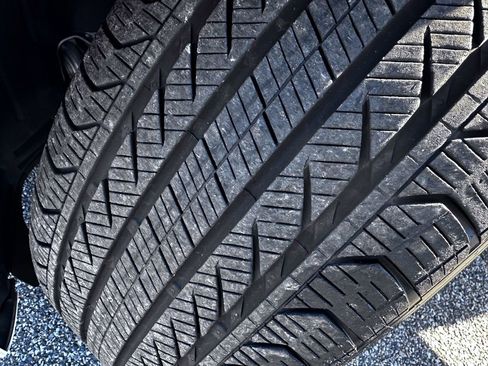 Used 2025 Mercedes-Benz E 350 4MATIC Sedan image 17