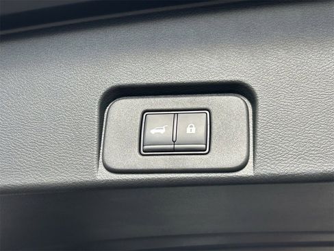 Certified 2025 Nissan Rogue SV image 13