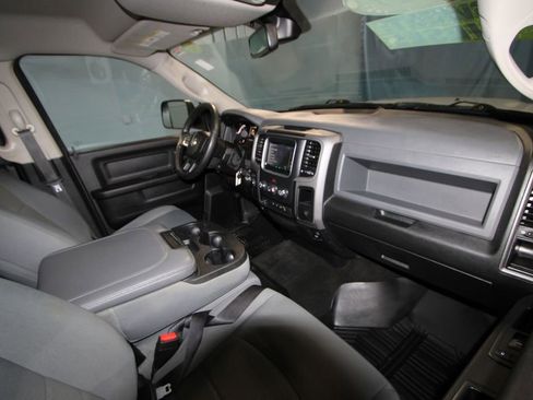 Used 2017 RAM 3500 Tradesman w/ Chrome Appearance Group image 18