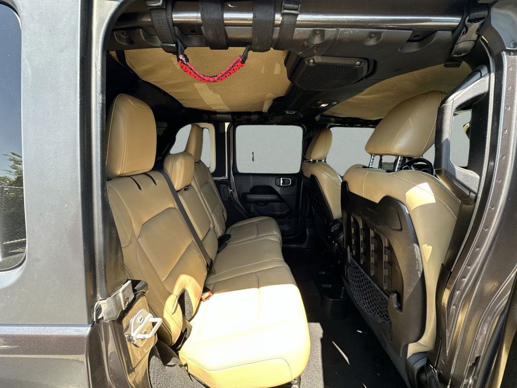Used 2018 Jeep Wrangler Unlimited Rubicon w/ Dual Top Group AWD/4WD image 34