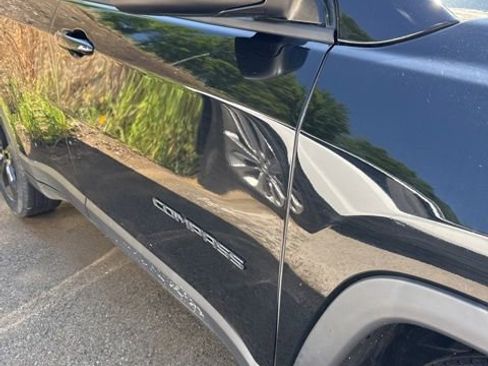 Used 2019 Jeep Compass Latitude AWD/4WD image 7