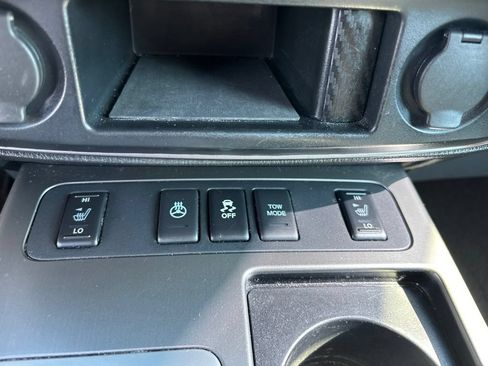 Used 2015 Nissan Armada Platinum w/ 2nd Row Captain Seat Package AWD/4WD image 23