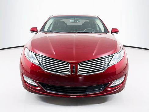 Used 2016 Lincoln MKZ FWD image 2