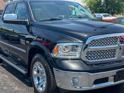 Used 2017 RAM 1500 Laramie w/ Convenience Group AWD/4WD image 3