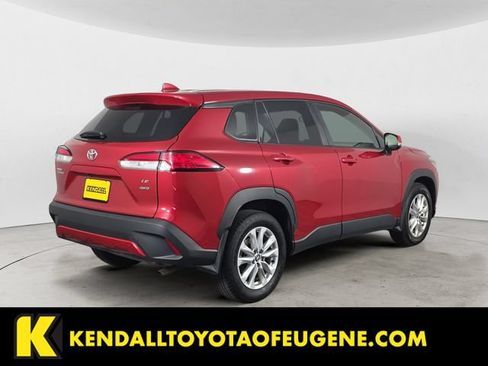 Used 2024 Toyota Corolla Cross LE AWD/4WD image 5