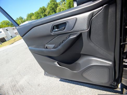 Used 2024 Nissan Rogue S FWD image 22
