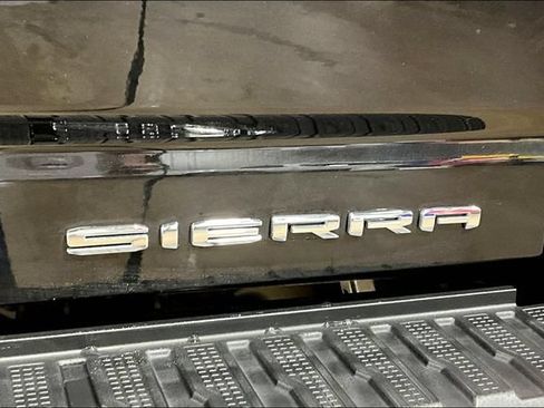 Used 2022 GMC Sierra 2500 Denali w/ Denali Black Diamond Edition AWD/4WD image 24