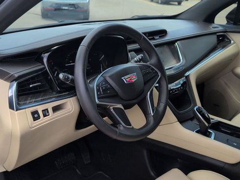 Used 2017 Cadillac XT5 FWD image 18