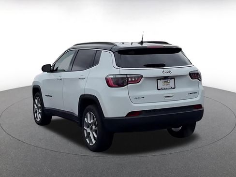 Used 2025 Jeep Compass Limited image 11