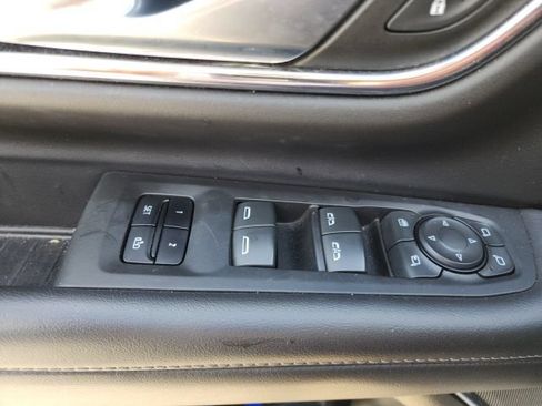 Used 2022 Chevrolet Tahoe LT w/ Luxury Package RWD image 52