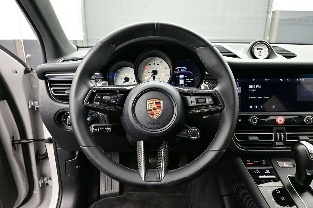 Certified 2025 Porsche Macan GTS AWD/4WD image 8