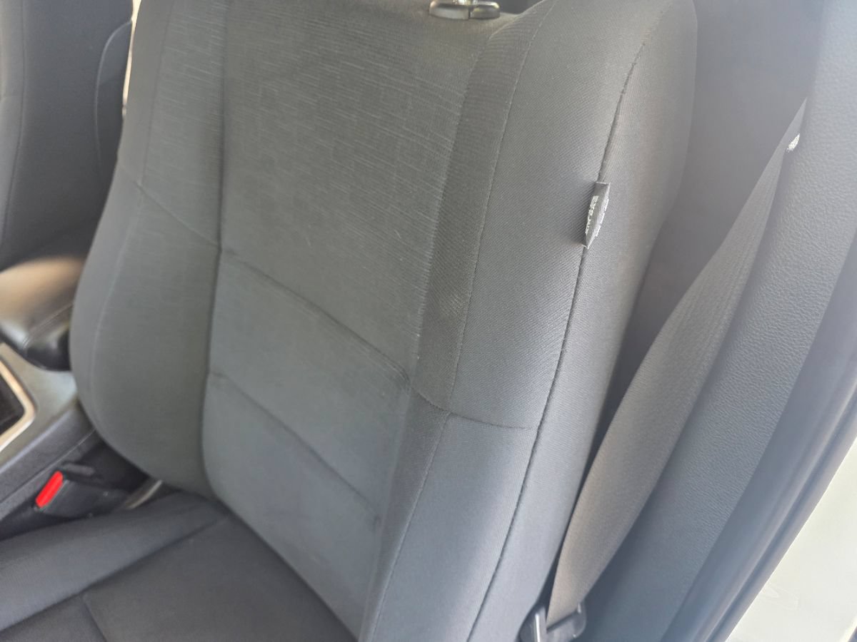 Used 2017 Jeep Grand Cherokee Laredo RWD image 23