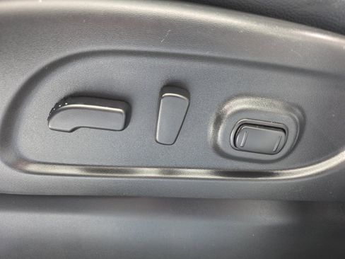 Used 2021 Nissan Titan PRO-4X w/ Pro-4x Convenience Package image 32