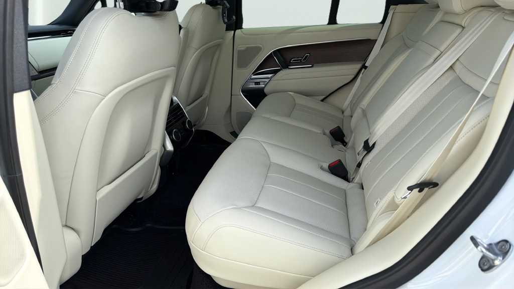 New 2026 Land Rover Range Rover SE AWD/4WD image 18