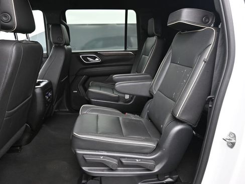 Used 2023 Chevrolet Suburban Premier AWD/4WD image 25