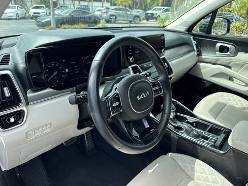 Used 2023 Kia Sorento SX AWD/4WD image 9