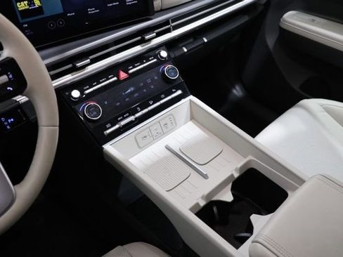 Used 2025 Hyundai Santa Fe SEL FWD image 27